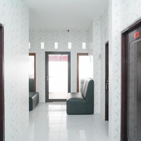 Reddoorz Near Sarinah Jakarta Buitenkant foto