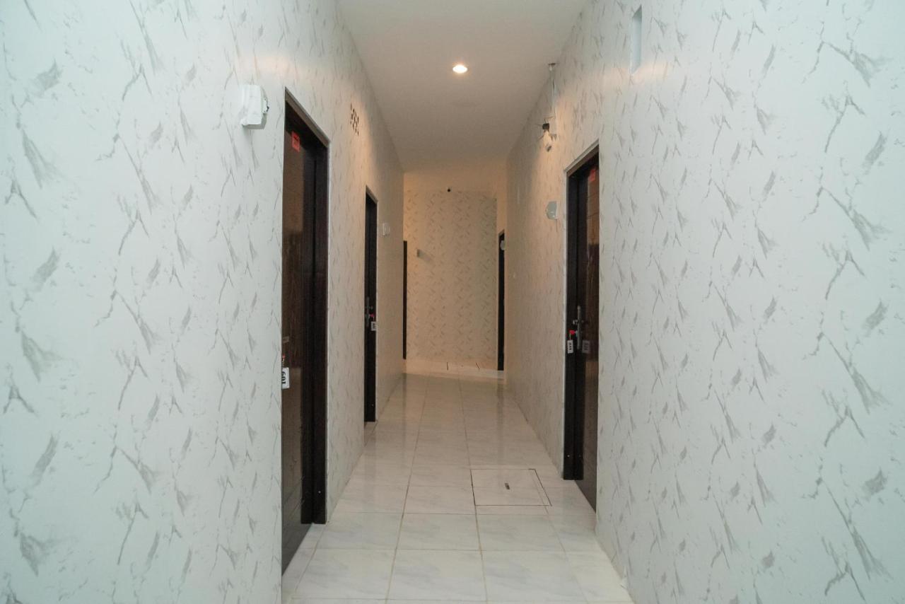 Reddoorz Near Sarinah Jakarta Buitenkant foto